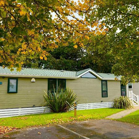 Jungle Lodge Lymington Exteriér fotografie