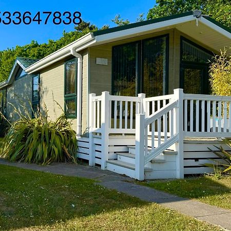 Jungle Lodge Lymington Exteriér fotografie