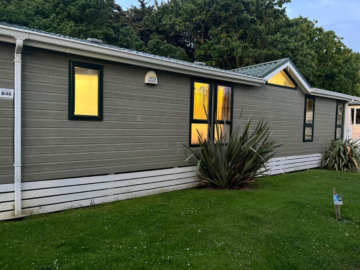 Jungle Lodge Lymington Exteriér fotografie