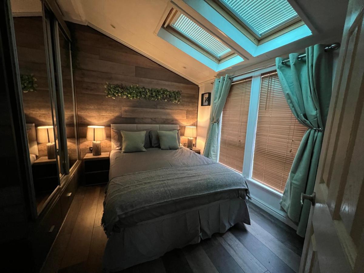 Jungle Lodge Lymington Exteriér fotografie