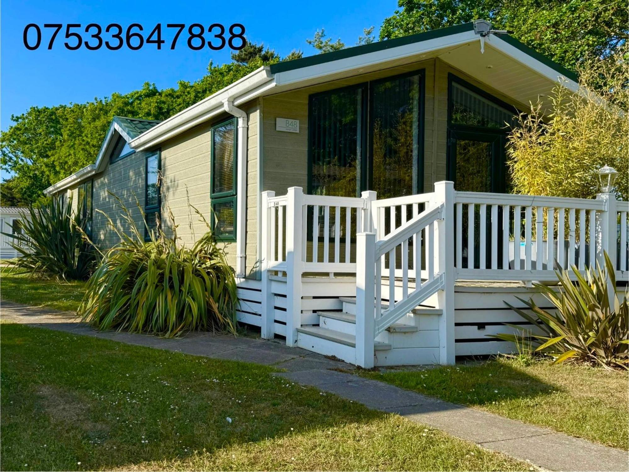 Jungle Lodge Lymington Exteriér fotografie